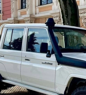 Одеса отримала ще два позашляховики від міжнародних партнерів