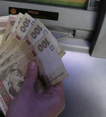 На Волині 19-річний хлопець вкрав телефон і зняв 40 тисяч гривень