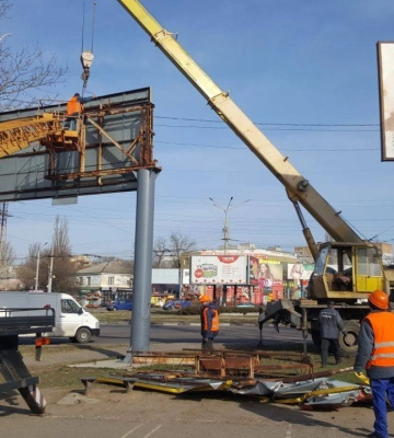 За 11 місяців у Миколаєві демонтовано понад 200 білбордів