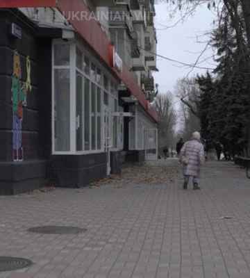 Лякали, що &quot;відріжуть голову&quot; та &quot;переїдуть танком&quot;: Історії херсонців, які пережили російську окупацію. ВIДЕО