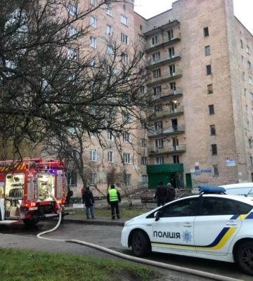У Вараші горів сміттєпровід у багатоповерхівці