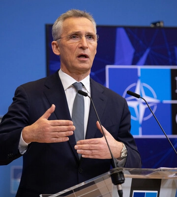 Якщо ми хочемо мирного вирішення конфлікту в Україні треба давати зброю – Столтенберг