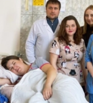 Знай наших: на Волині гінекологи видалили жінці матку без розрізу. ФОТО