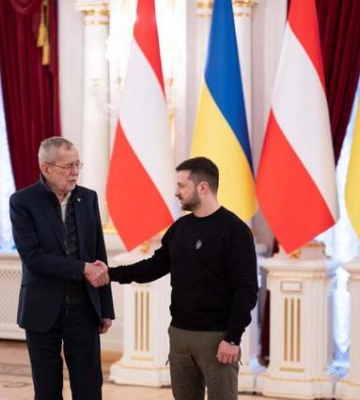 Зеленський зустрівся з президентом Австрії, яка відмовилася надавати зброю Україні (відео)