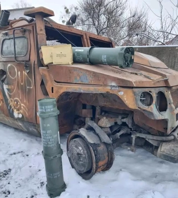З волинської бібліотеки для юнацтва передали військовим пів сотні книг