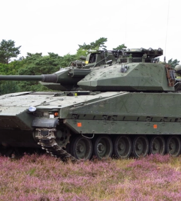 Норвегія розмірковує над відправкою в Україну БМП CV90