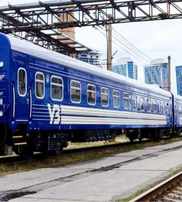 Укрзалізниця змінила рух приміських поїздів, що йдуть через Дніпро на Запоріжжя (Графік)