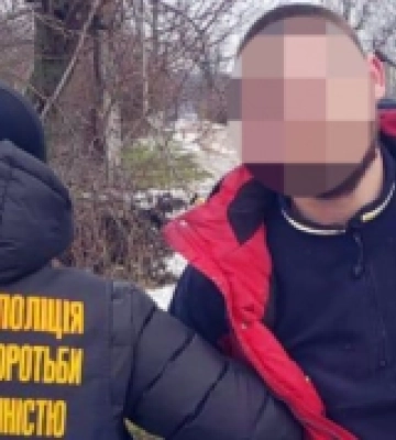 Поліціянти затримали жителя Рівненщини, який збував канабіс