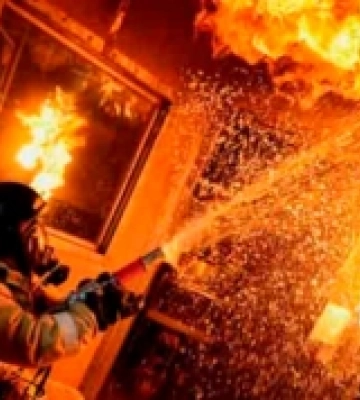 В Ужгороді за добу горіли два житлові будинки