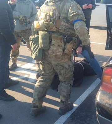 В Днепре СБУ обезвредила банду вымогателей