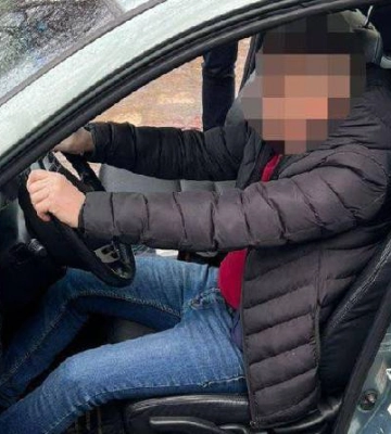 Викрито чергового ділка, який переправляв ухилянтів за кордон