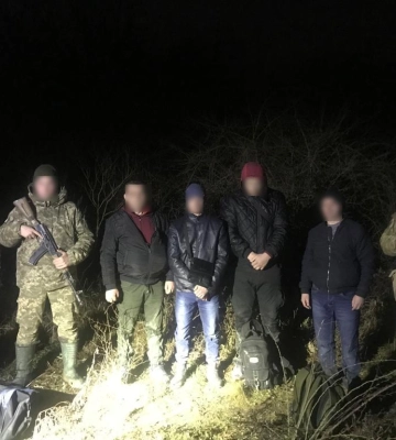 Дві групи порушників затримали біля кордону з Румунією та Угорщиною