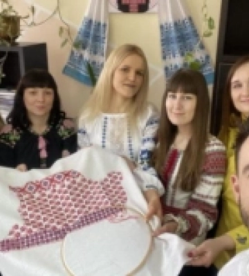 Молоді вчені ВНУ розпочали проєкт «Наукою вишиваємо Україну»