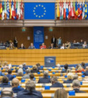 Європарламент закликав ввести санкції проти «Лукойлу» та «Росатома»