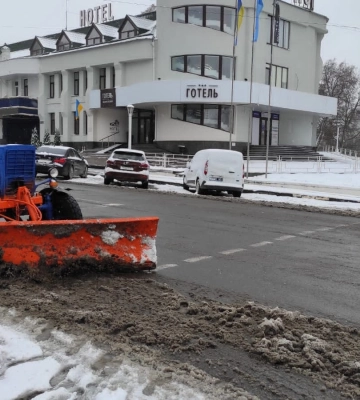 Під кінець зими у Сумах хочуть збільшити кількість вулиць, з яких будуть прибирати сніг комунальники
