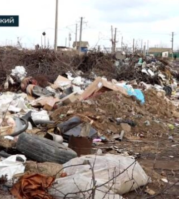 Кропивничани 15 років поспіль викидають сміття на стихійне звалище (відео)