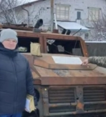 Бійці Князівської бригади передали експонати музею на Київщині