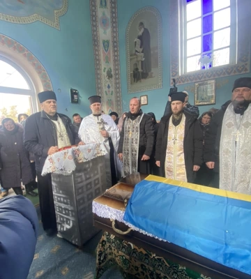 На Волині навколішки зустріли тіло загиблого Героя Богдана Сака