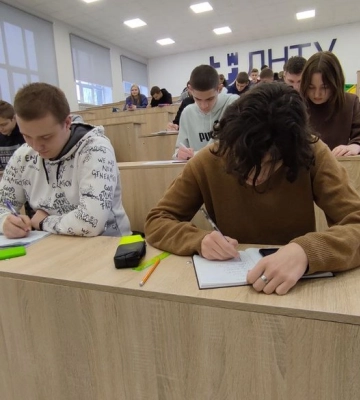 Як виш у Луцьку працює в умовах обмеженого електропостачання