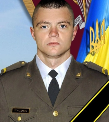 Поверталася з кладовища, де похований син: водій маршрутки виганяв з автобуса матір загиблого військового