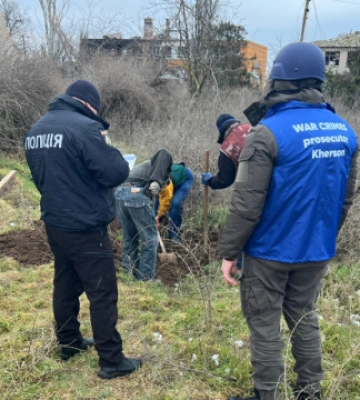 На Херсонщині ексгумували тіла п’ятьох людей, які загинули від російських обстрілів
