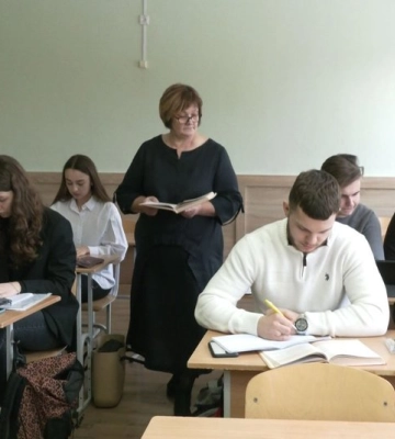 «Потрібно систематизувати знання за 6 років навчання»: луцькі школярі готуються до НМТ з математики