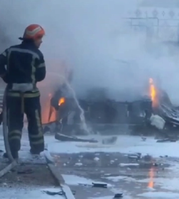 В Енергодарі вибухнуло авто колаборанта (фото, відео)
