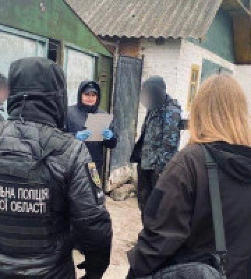 Масштабну нарколабораторію та канал збуту психотропів викрили поліцейські Київщини. ВIДЕО