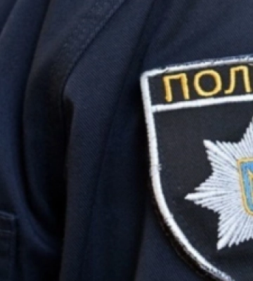 Львівські патрульні разом з рятувальниками витягали чоловіка з колодязя (ВІДЕО)