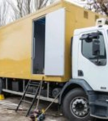 Волонтери з Запоріжжя виготовили мобільну лазню для військових