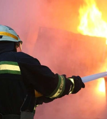 Полтавські рятувальники загасили пожежу в багатоповерхівці