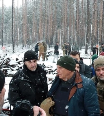 Боррель под Киевом встретился с саперами, разминирующими территорию