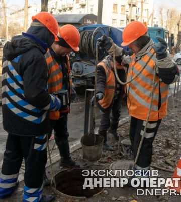 Двір у центрі Дніпра залило каналізаційними стоками: що сталося