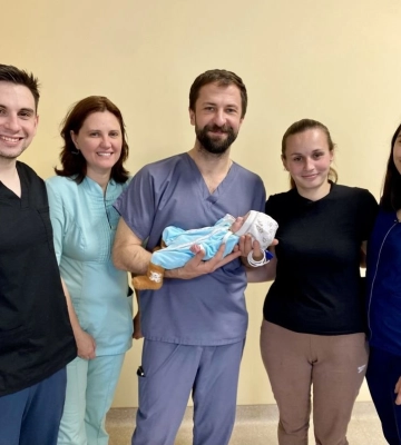 Львівські лікарі врятували немовля, яке не дихало самостійно через рідкісну ваду