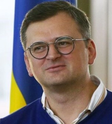 Партнери впевнені в Україні, ніхто посольства не евакуює, - Кулеба