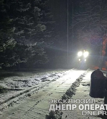 Більше 100 одиниць спецтехніки: комунальники Дніпра ліквідують наслідки негоди