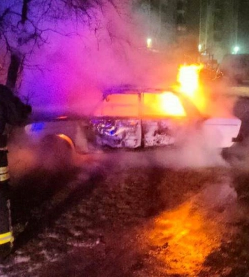 На Волині вночі згорів легковий автомобіль