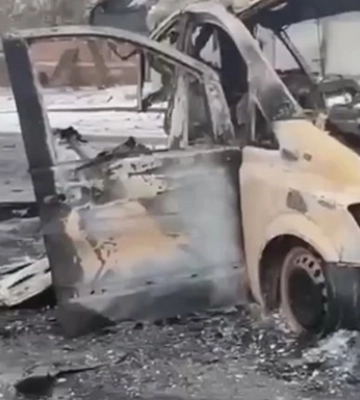 У Бахмуті снаряд влучив в автомобіль волонтерів
