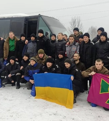 Оборонці Маріуполя, партизани, снайпери: з полону РФ вдалося повернути ще 116 людей