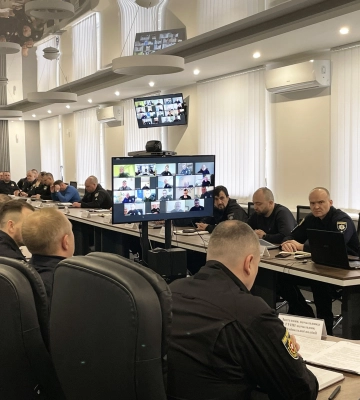 Подякував двом офіцерам за пильність та спостережливість керівник поліції Рівненщини