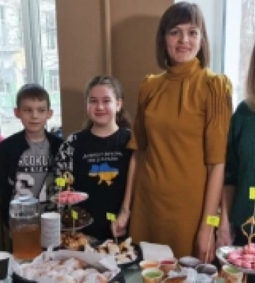 У луцькому ліцеї на ярмарку збирали гроші на військові рації. ФОТО, ВІДЕО