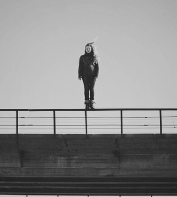 У Запоріжжі жінка хотіла зістрибнути з моста