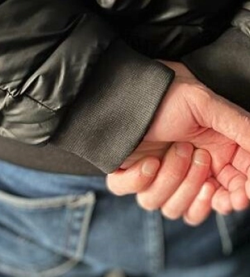 Вистежив літню жінку та відібрав 41 тисячу гривень: в Одесі затримали грабіжника