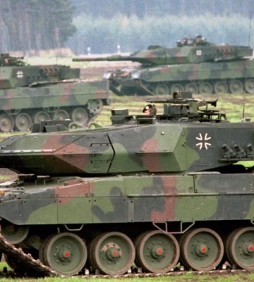 З Канади вилетів літак з першим для України танком Leopard 2