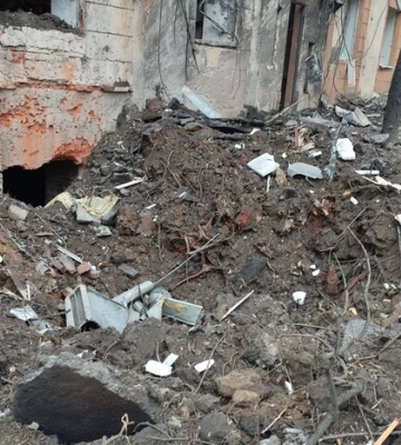 Ракетний удар по Харкову: є поранений у зруйнованому виші