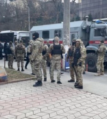 Задержанному под зданием суда в Симферополе крымскому активисту полиция РФ вменяет «нарушение общественного порядка»