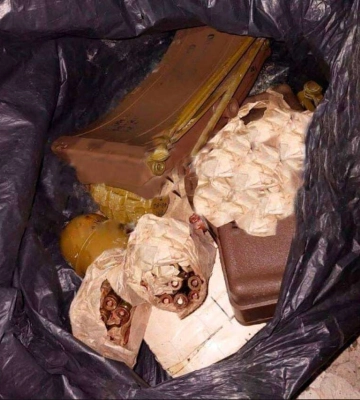 У Дніпрі чоловік знайшов схованку зі зброєю