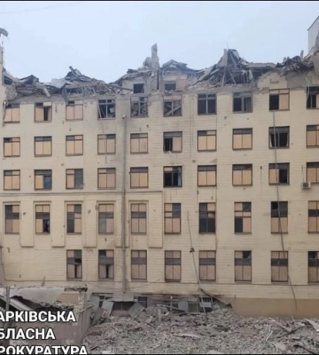 Утренний обстрел Харькова: ракеты попали в жилой дом и университет (фото, видео)