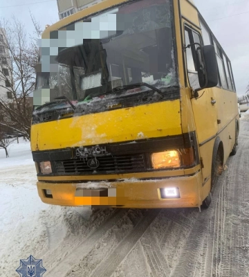 У Львові патрульні зупинили маршрутку: водій виявився під кайфом
