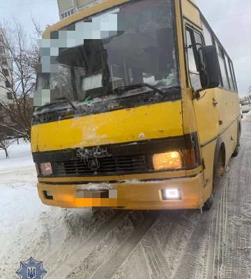 У Львові патрульні зупинили маршрутку: водій виявився під кайфом